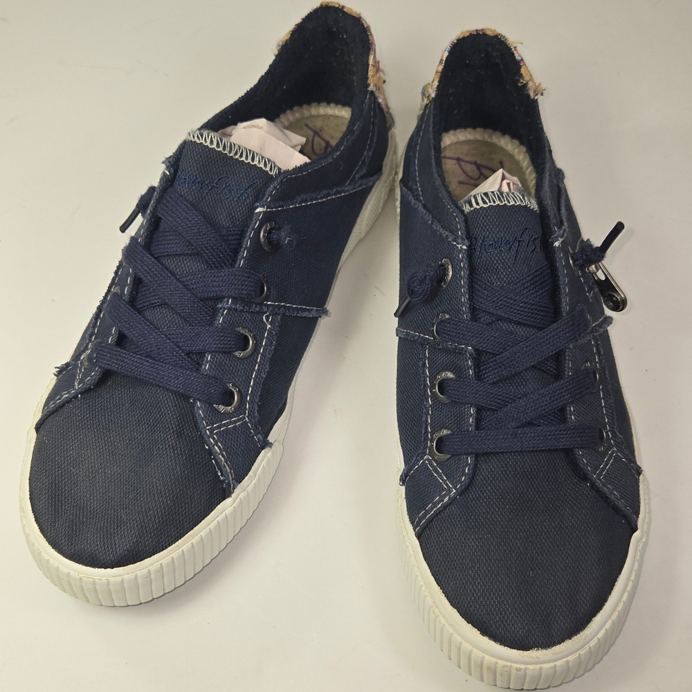 Blowfish Denim Blue Sneaker Size 8 runs small 7.5